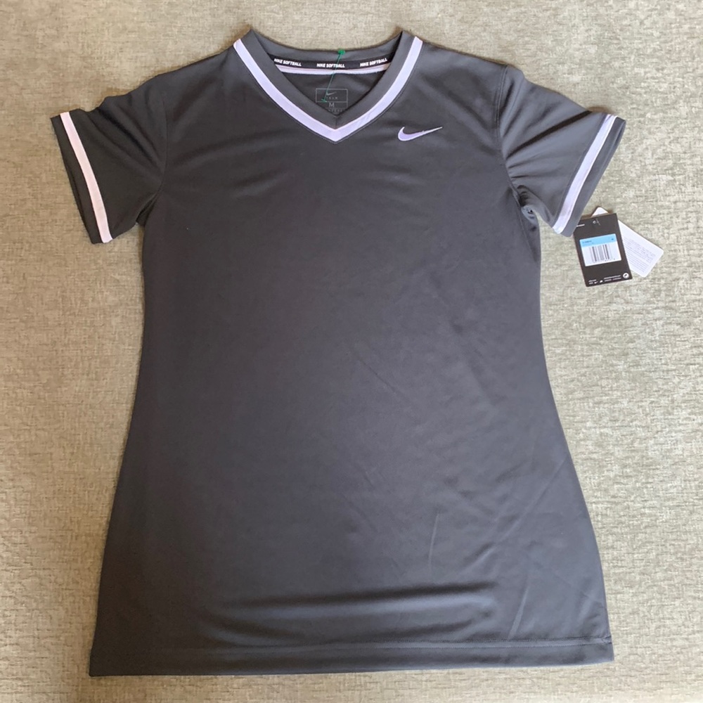 New!!! Nike women’s Vapor V-neck performance tee shirt.